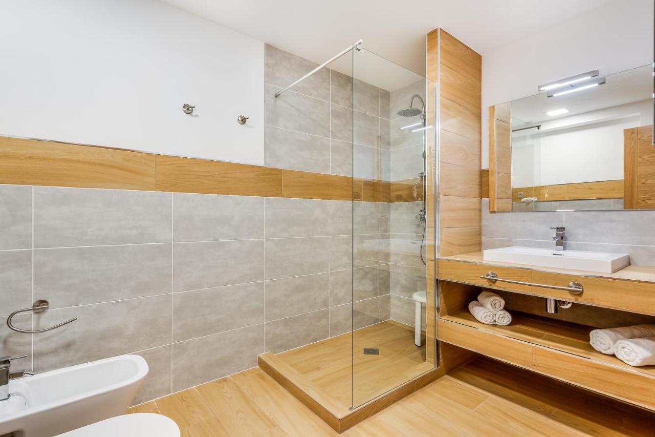 New 1 Bedroom Apartement On The Sea In Marbella. Extérieur photo